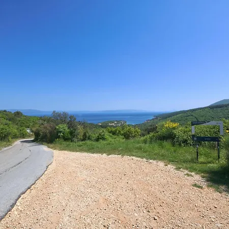 Persic 3, A Relaxing Haven Near The Sea